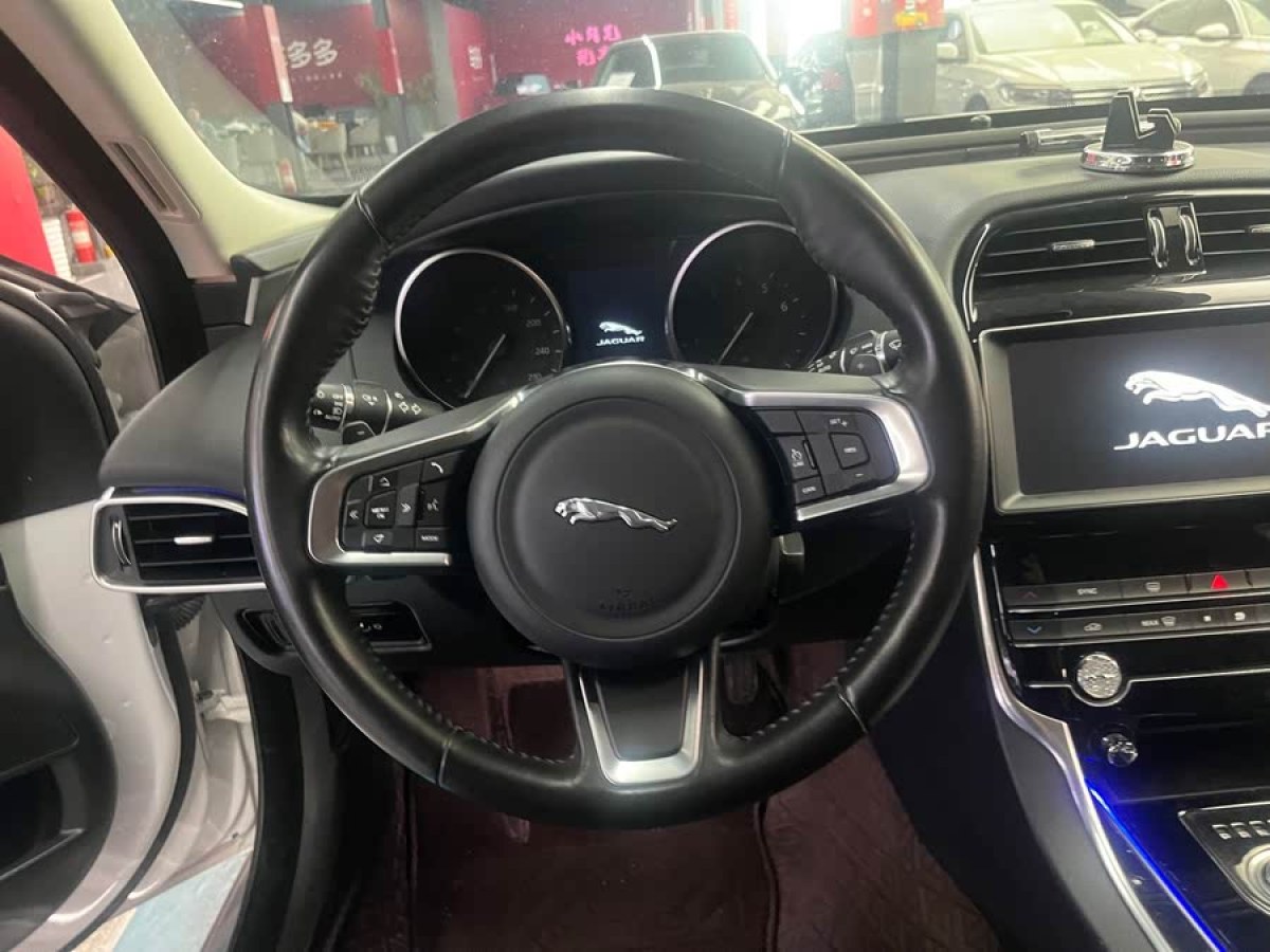 捷豹 XEL  2019款 2.0T 200PS 豪華版圖片
