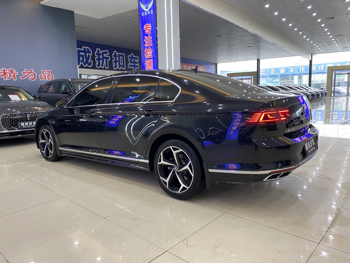 大眾 邁騰  2023款 200萬輛紀念版 330TSI DSG領(lǐng)先型圖片