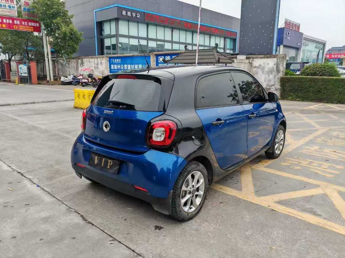 smart forfour  2016款 1.0L 52千瓦靈動(dòng)版圖片