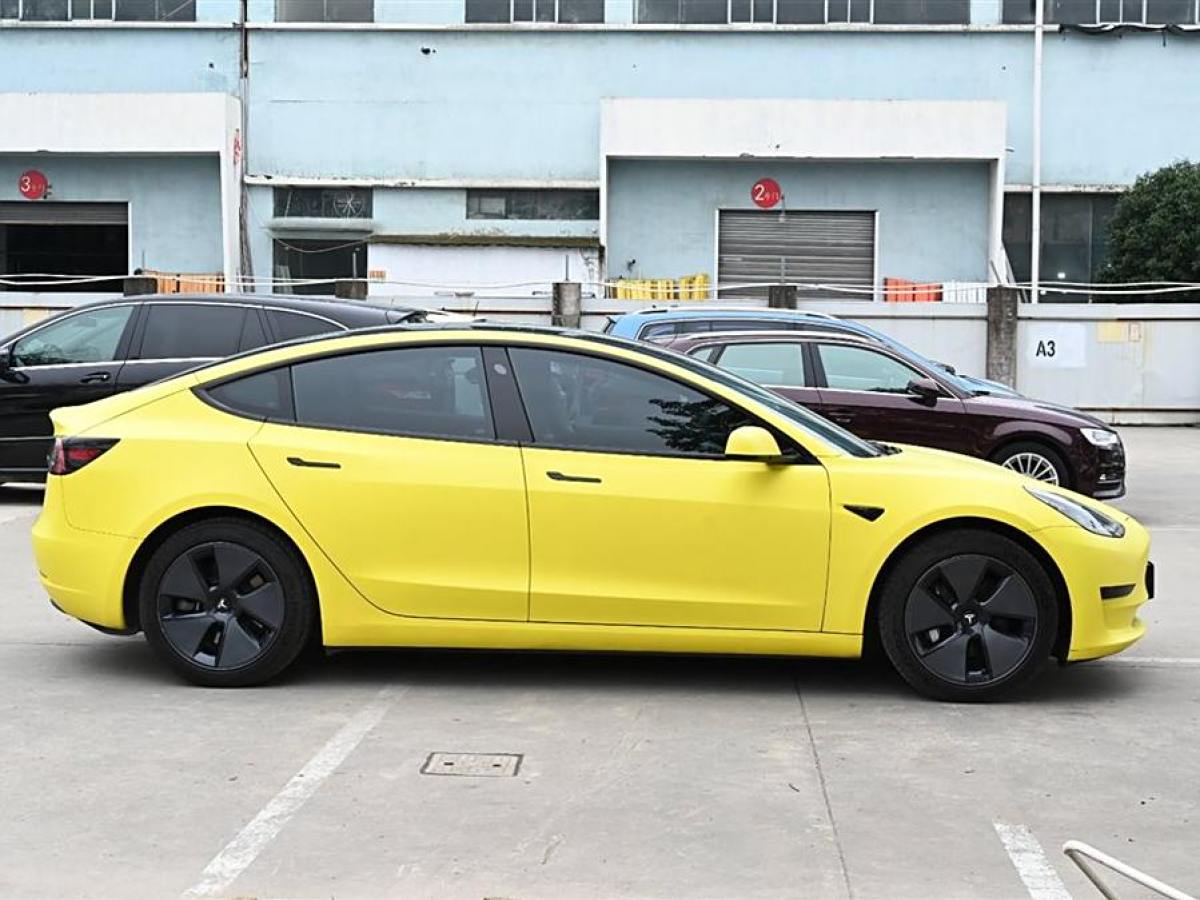 特斯拉 Model 3  2021款 改款 標(biāo)準(zhǔn)續(xù)航后驅(qū)升級版圖片