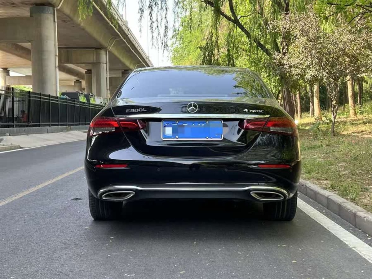 奔馳 奔馳E級  2022款 改款 E 300 L 豪華型圖片