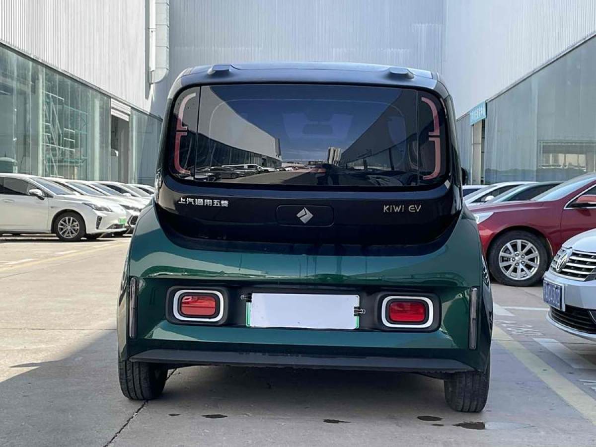 寶駿 寶駿KiWi EV  2022款 設(shè)計(jì)師輕享版 三元鋰圖片