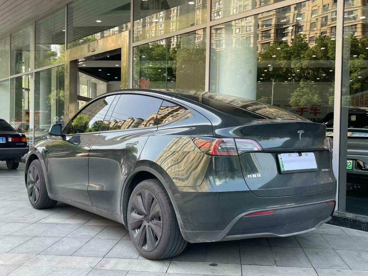 特斯拉 Model S  2023款 三電機(jī)全輪驅(qū)動(dòng) Plaid版圖片