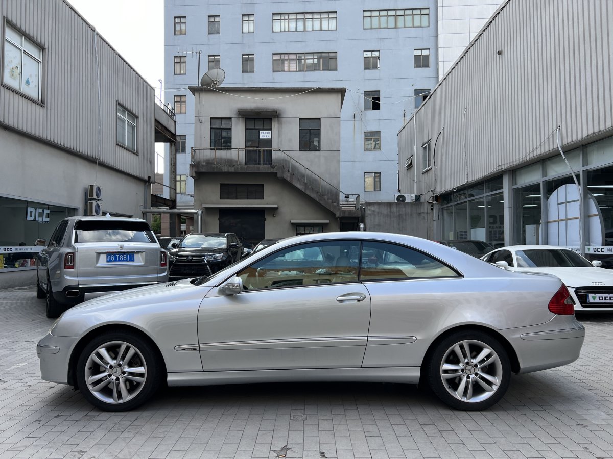 奔馳 奔馳CLK級(jí)  2006款 CLK 350 雙門轎跑車圖片