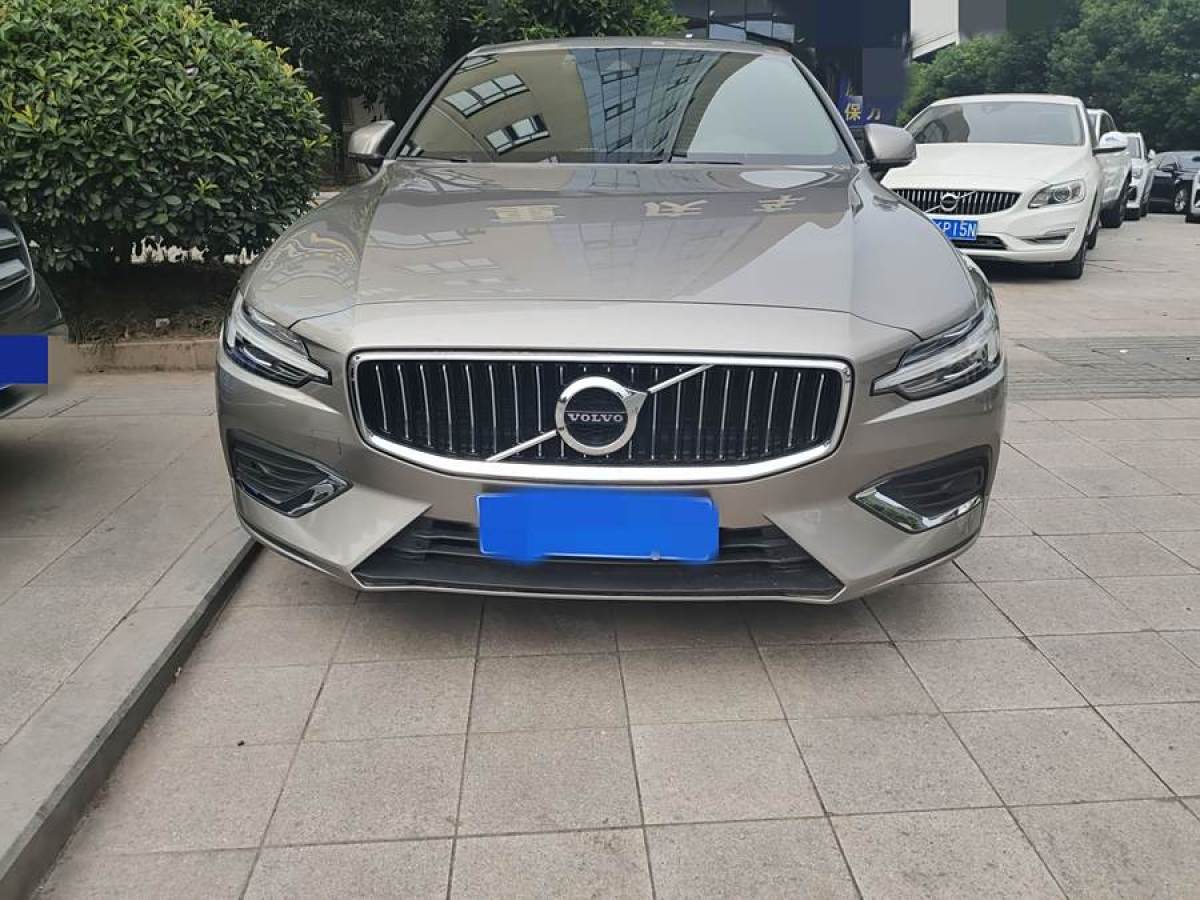 沃爾沃 S60L  2021款 T4 智逸豪華版圖片