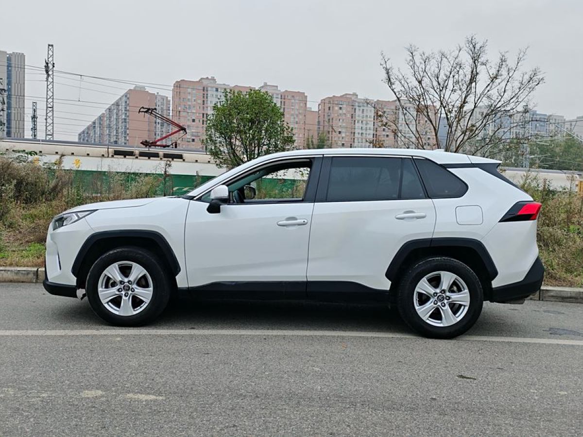 豐田 RAV4榮放  2021款 2.0L CVT兩驅(qū)都市版圖片