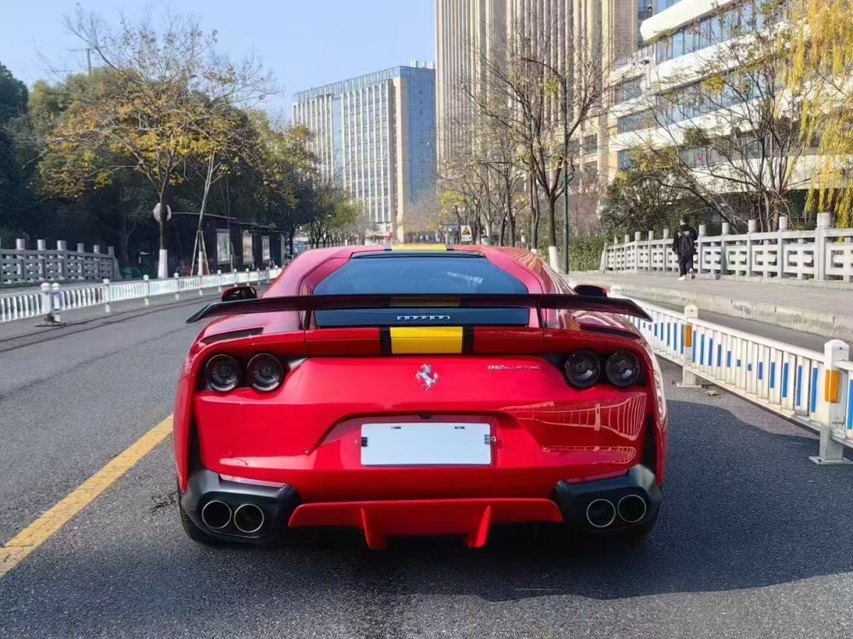 法拉利 812 Superfast  2017款 6.5L 標(biāo)準(zhǔn)型圖片