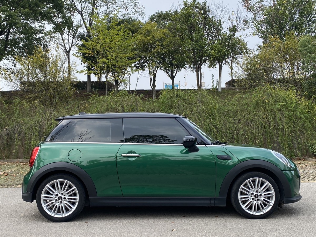 MINI MINI  2021款 1.5T COOPER 藝術(shù)家圖片