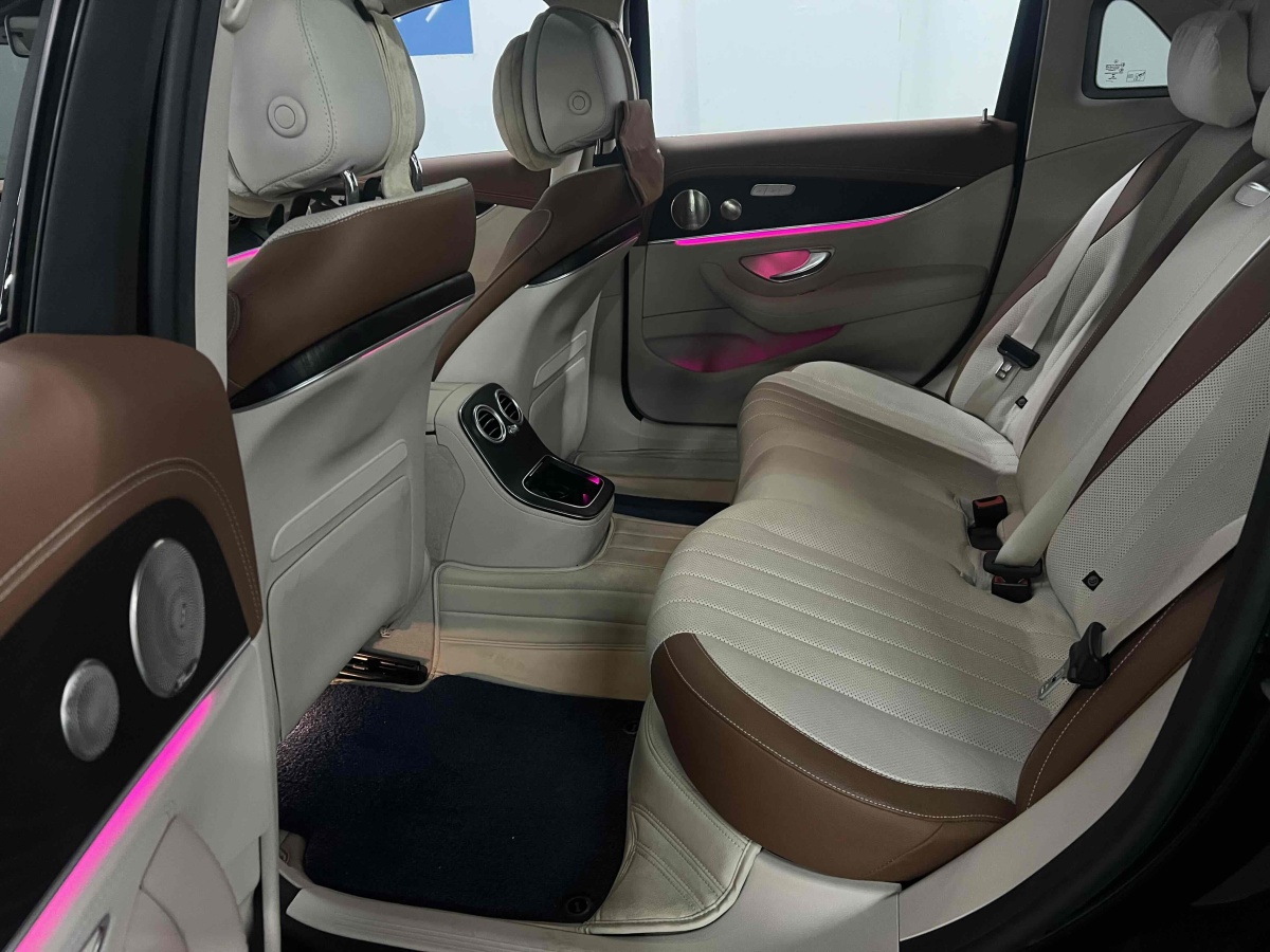 奔馳 奔馳E級  2021款 改款 E 300 L 時尚型圖片
