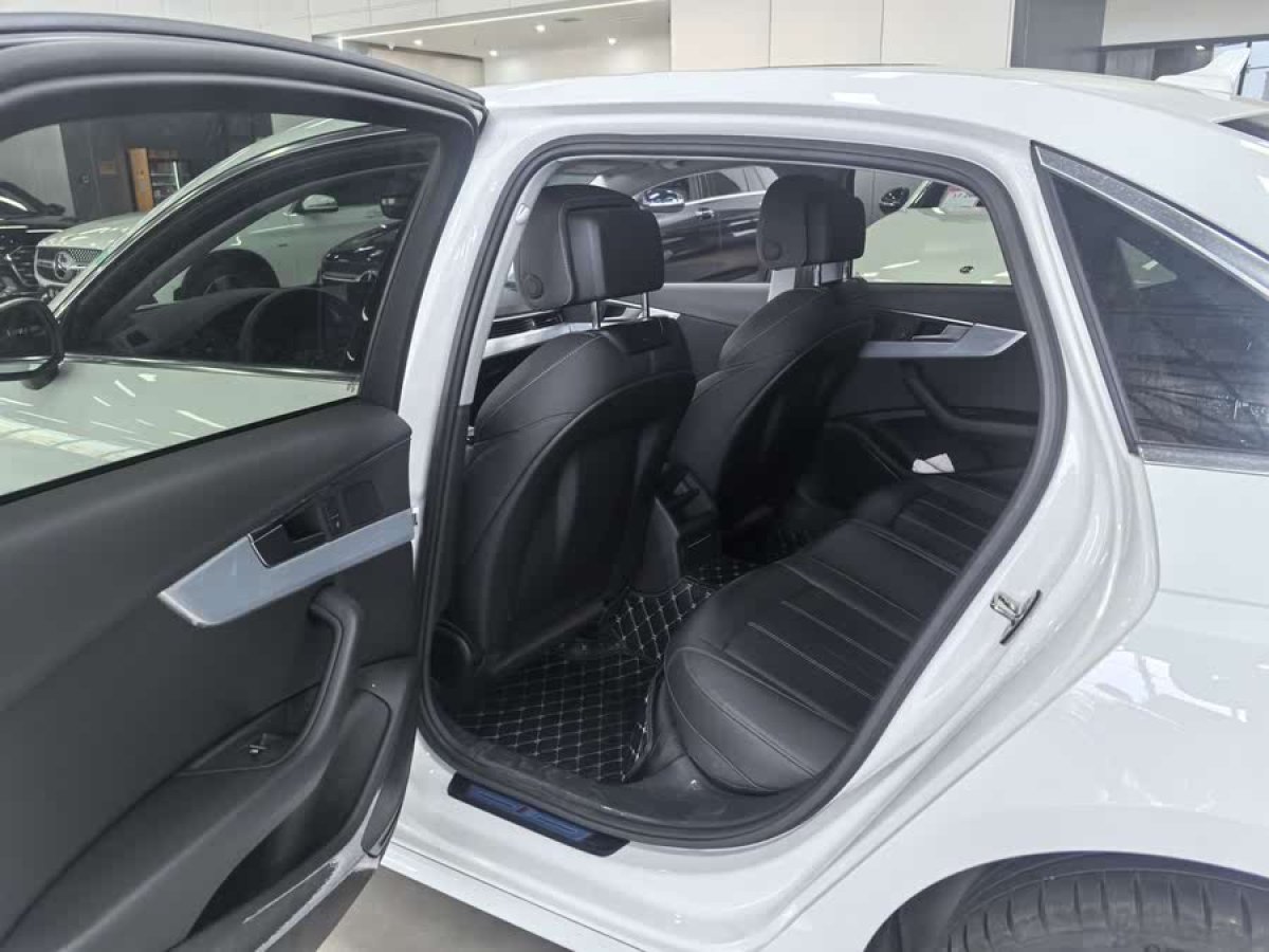 奧迪 奧迪A4L  2022款 40 TFSI 時尚動感型圖片