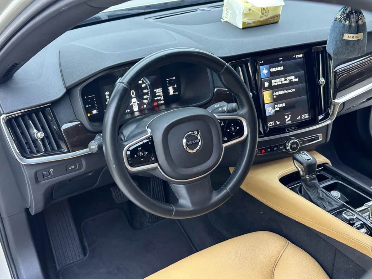 沃爾沃 S90  2018款 T4 智遠(yuǎn)版圖片