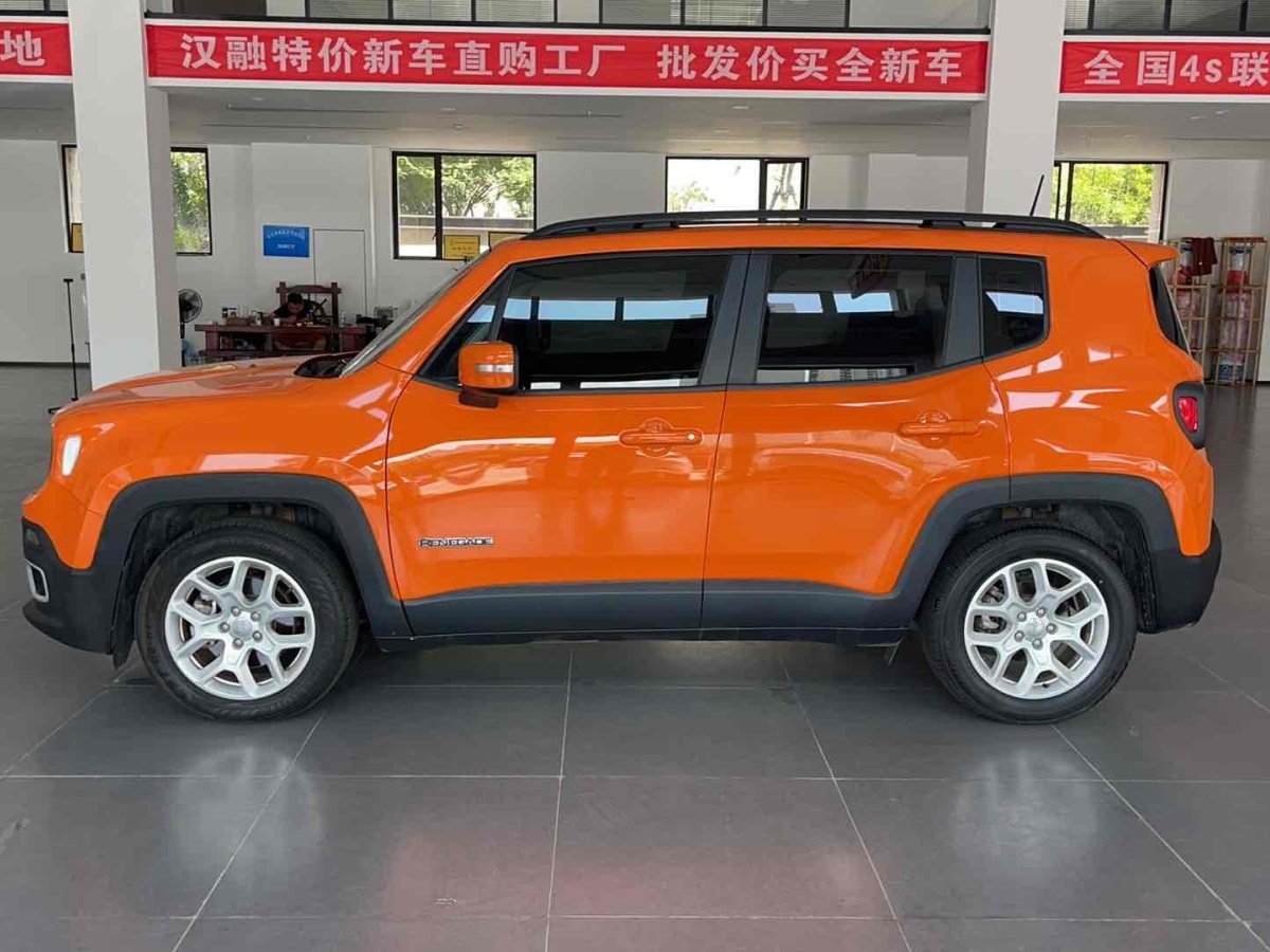 Jeep 自由俠  2018款 互聯(lián)大屏版 180T 自動(dòng)高能版圖片