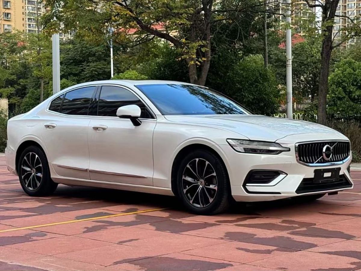 2020年9月沃爾沃 S60L  2021款 T4 智逸豪華版