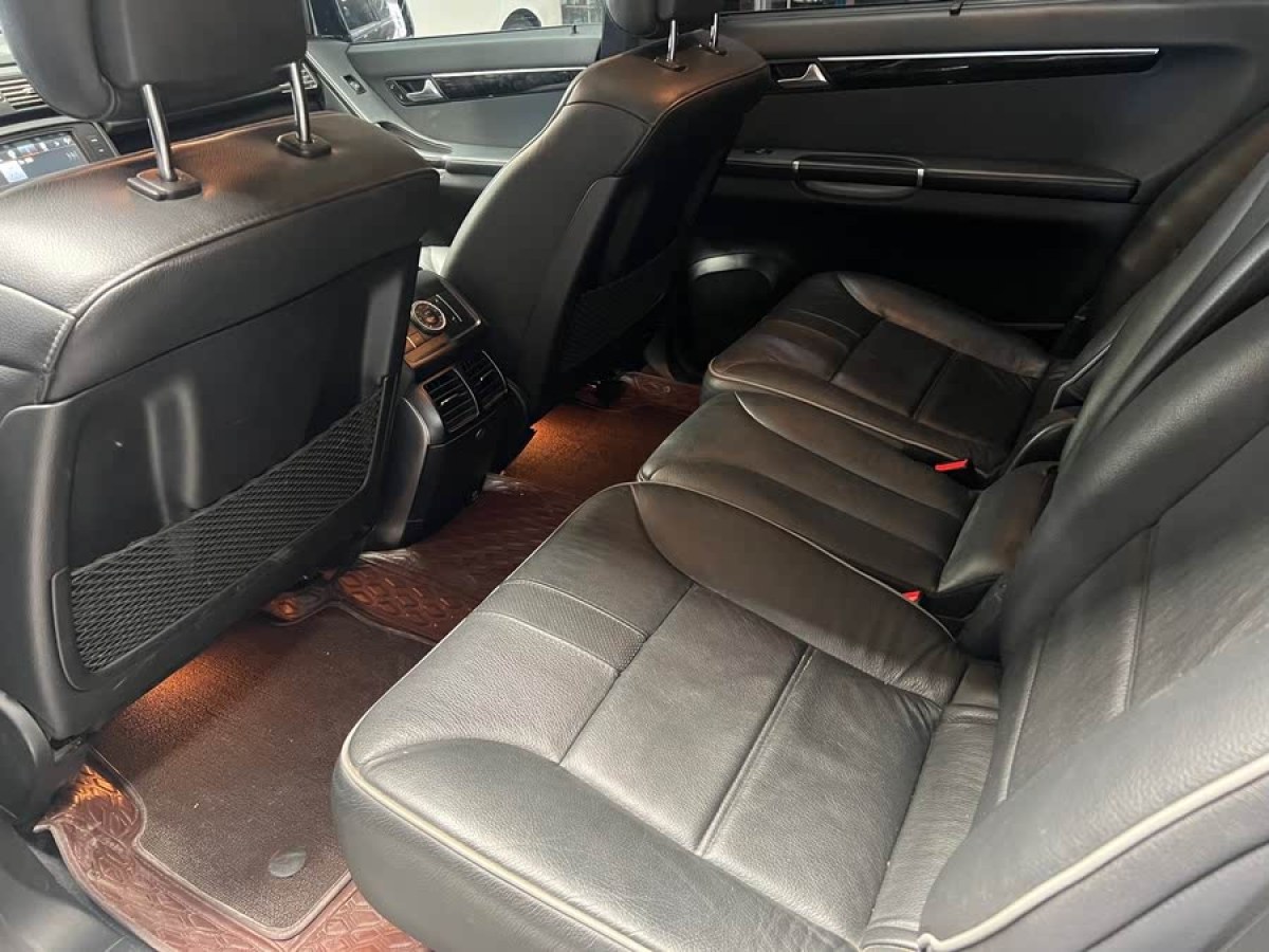 奔馳 奔馳R級(jí)  2017款 R 320 4MATIC 商務(wù)型臻藏版圖片