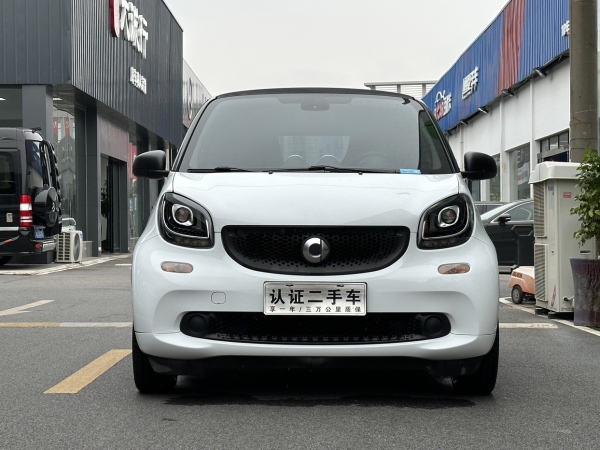 smart fortwo  2018款 1.0L 52千瓦硬顶灵动版