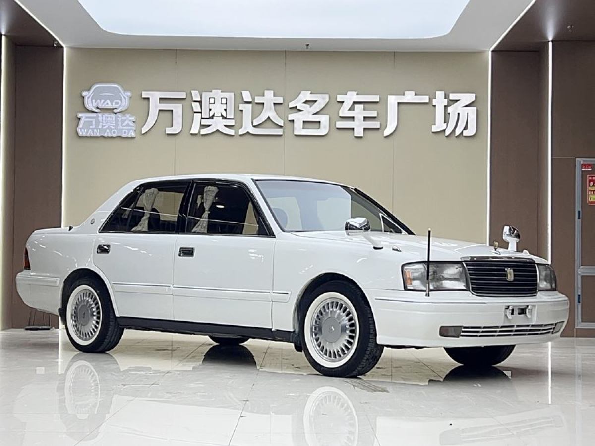 豐田 皇冠  2007款 3.0L 時(shí)尚導(dǎo)航版圖片