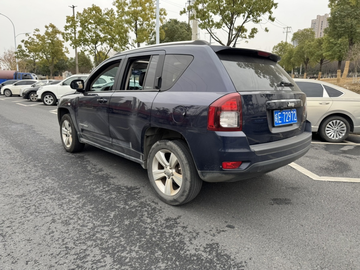 Jeep 指南者  2014款 2.4L 四驅(qū)運動版圖片