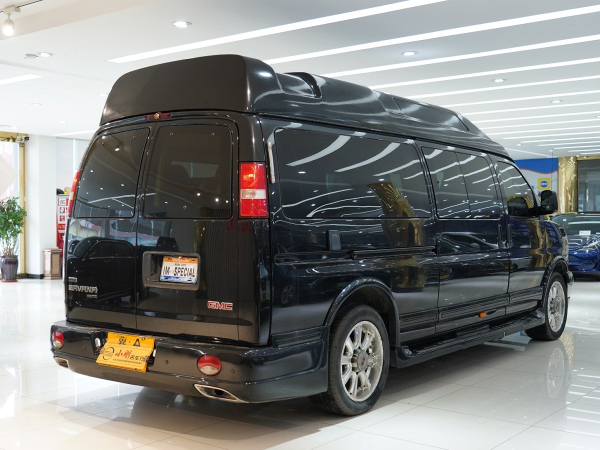 2014年2月GMC SAVANA  2013款 6.0L 豪華隱私屏版7座