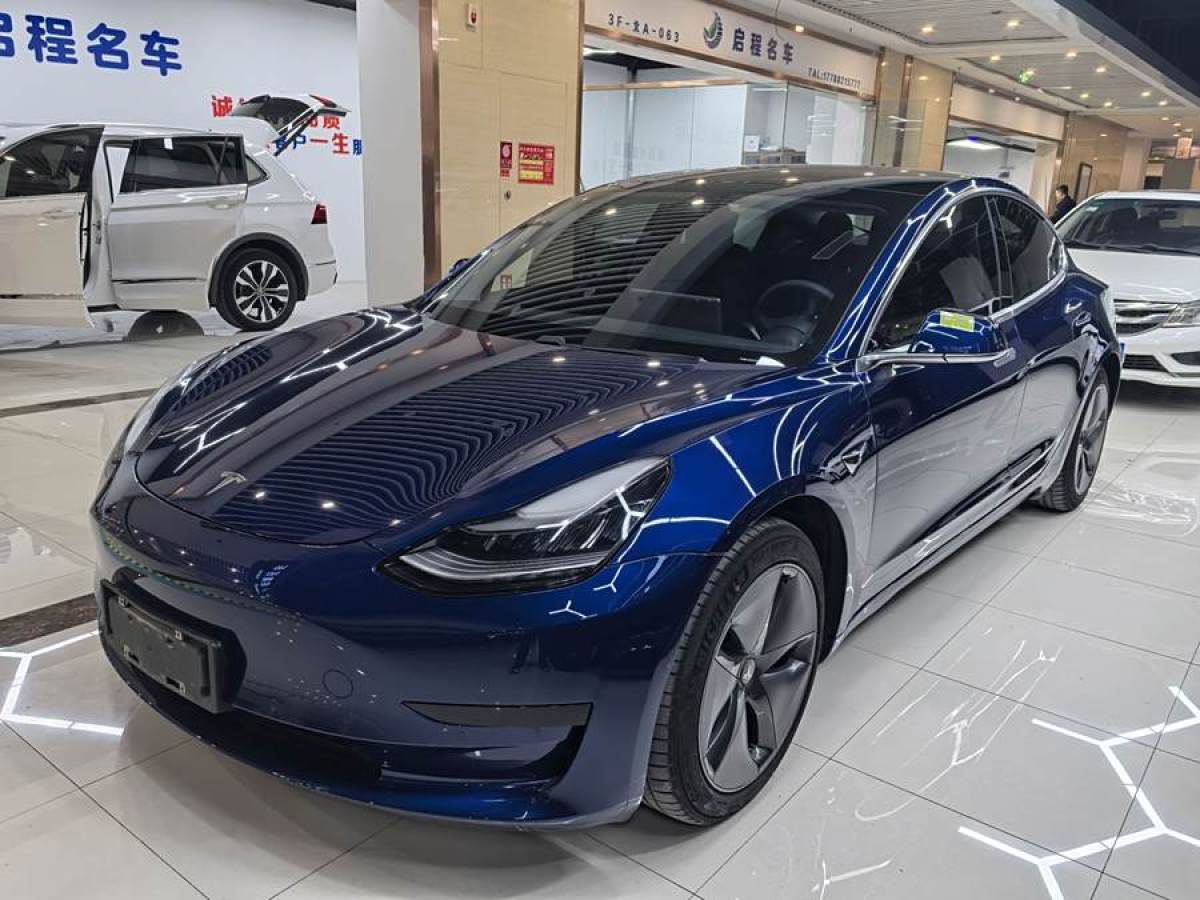 特斯拉 Model Y  2020款 改款 標(biāo)準(zhǔn)續(xù)航后驅(qū)升級(jí)版圖片