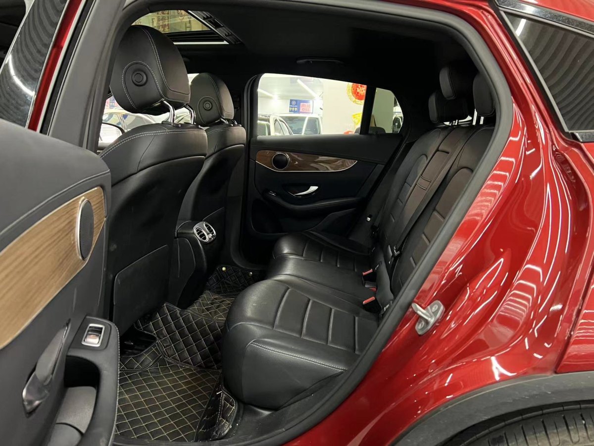 2018年10月奔驰 奔驰GLC  2021款 GLC 260 4MATIC 轿跑SUV