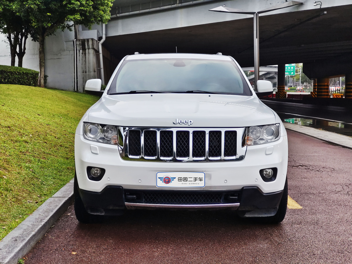 Jeep 大切諾基  2012款 3.6L 豪華導(dǎo)航版圖片