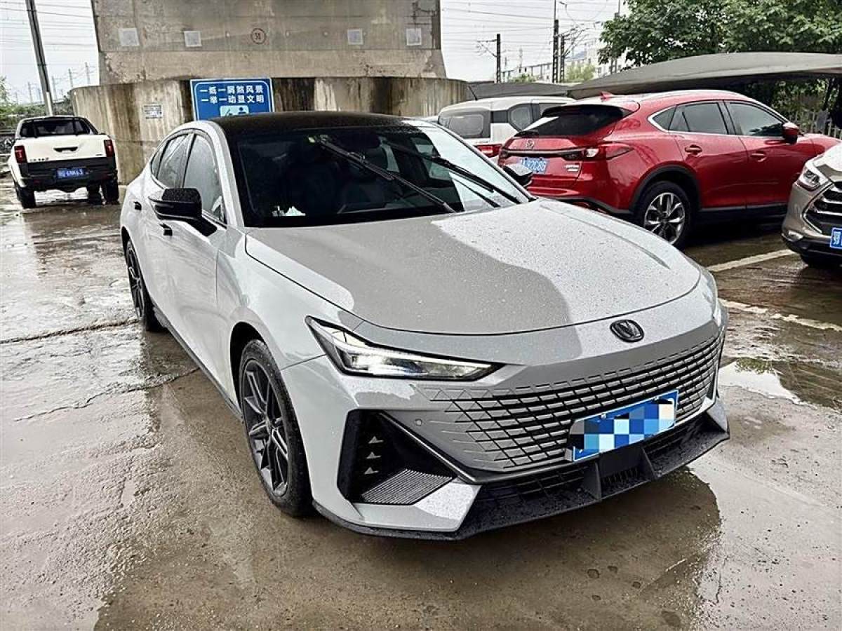 長(zhǎng)安 長(zhǎng)安UNI-V  2022款 1.5T 卓越型圖片