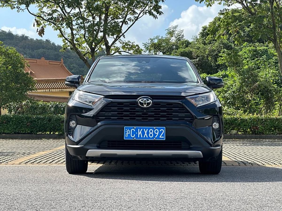 豐田 RAV4榮放  2022款 2.0L CVT兩驅(qū)風(fēng)尚Plus版圖片