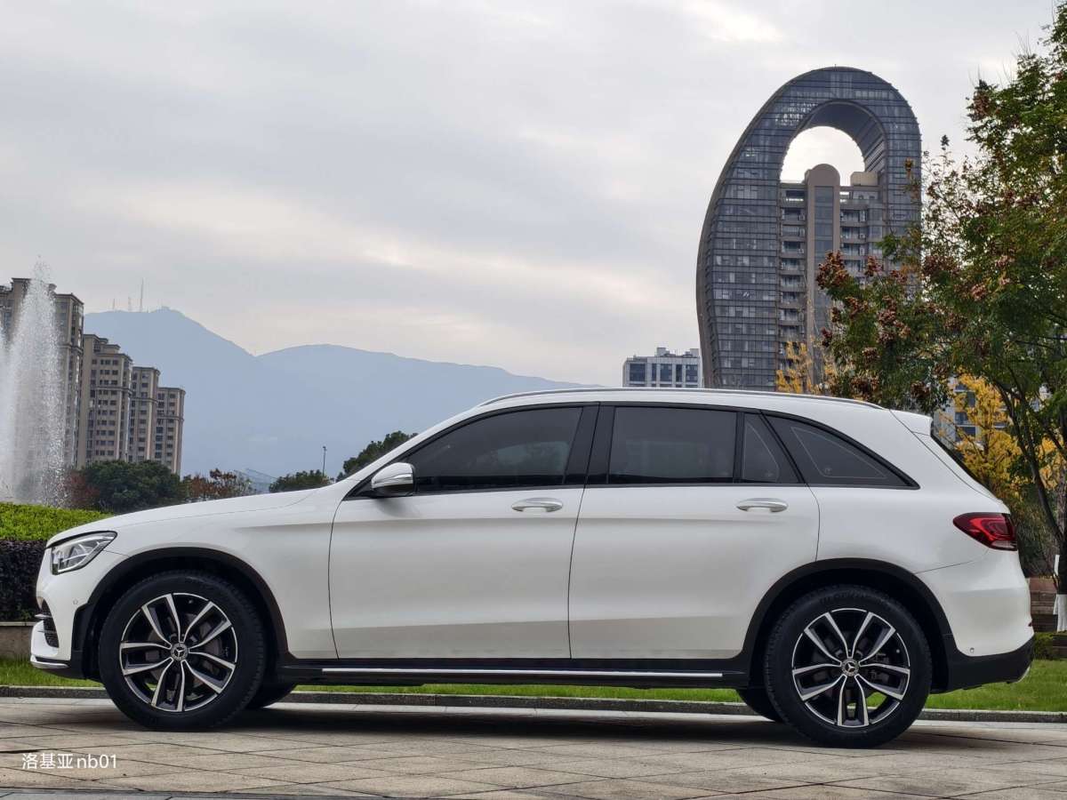 奔馳 奔馳GLC  2018款 改款 GLC 300 4MATIC 動感型圖片