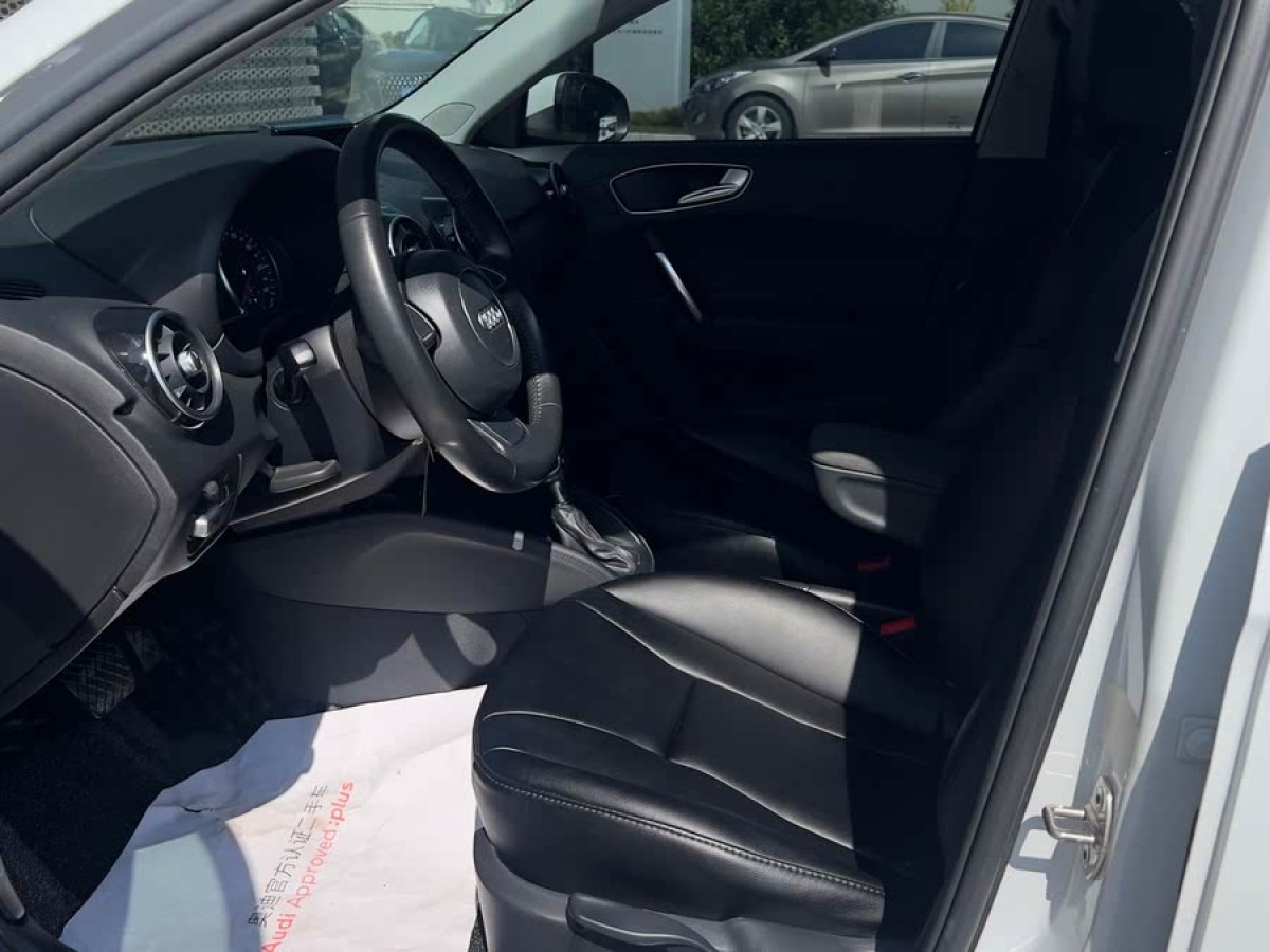 奧迪 奧迪A1  2016款 30 TFSI Sportback S Line運動版圖片