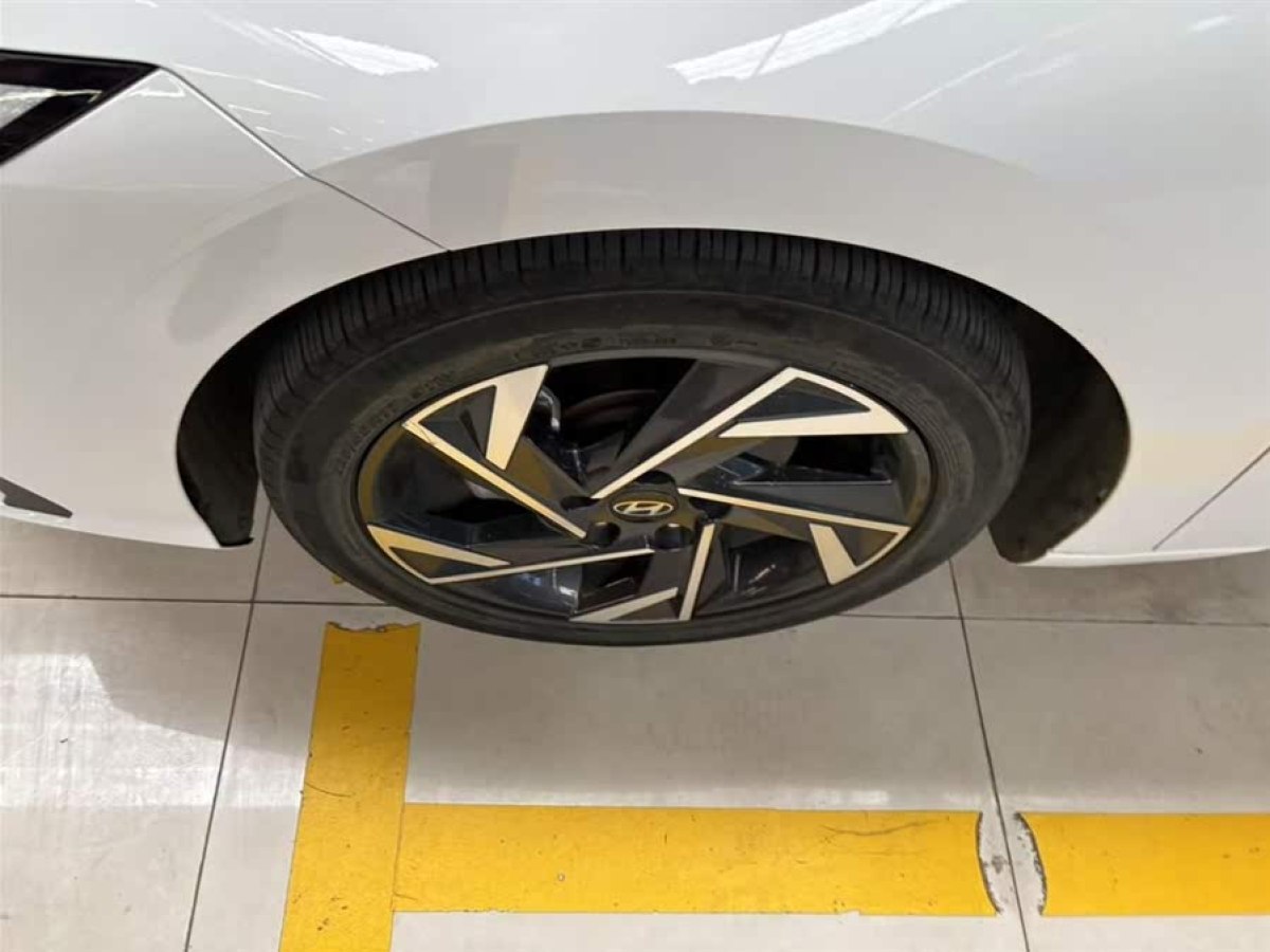 現(xiàn)代 伊蘭特  2022款 1.5L CVT GLX精英版圖片