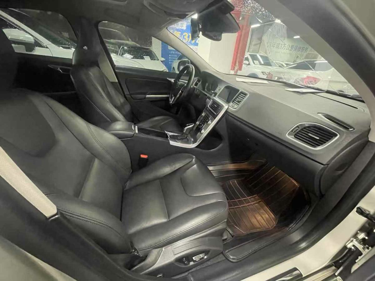 沃爾沃 S60  2016款 L 2.0T T4 智遠(yuǎn)版圖片