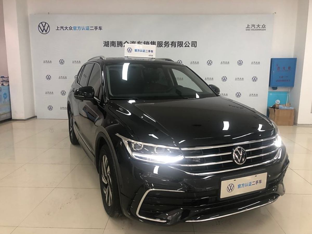 大眾 途觀L  2024款 出眾款 330TSI 自動(dòng)兩驅(qū)R-Line龍耀版圖片