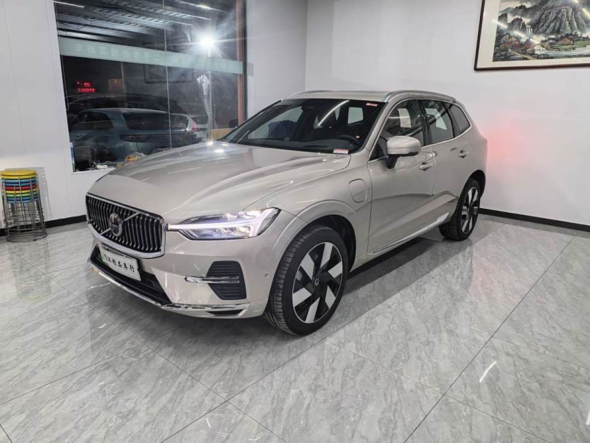 沃爾沃 XC60新能源  2024款 T8 插電混動(dòng) 長續(xù)航四驅(qū)智雅豪華版圖片