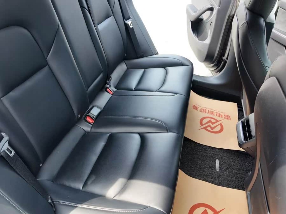 特斯拉 Model 3  2021款 改款 標(biāo)準(zhǔn)續(xù)航后驅(qū)升級版圖片