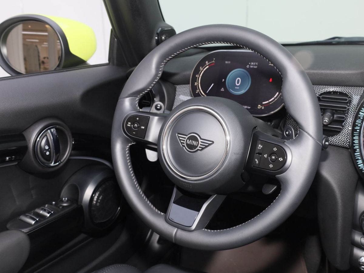 MINI 2023款 2.0T COOPER S CABRIO 艺术家图片