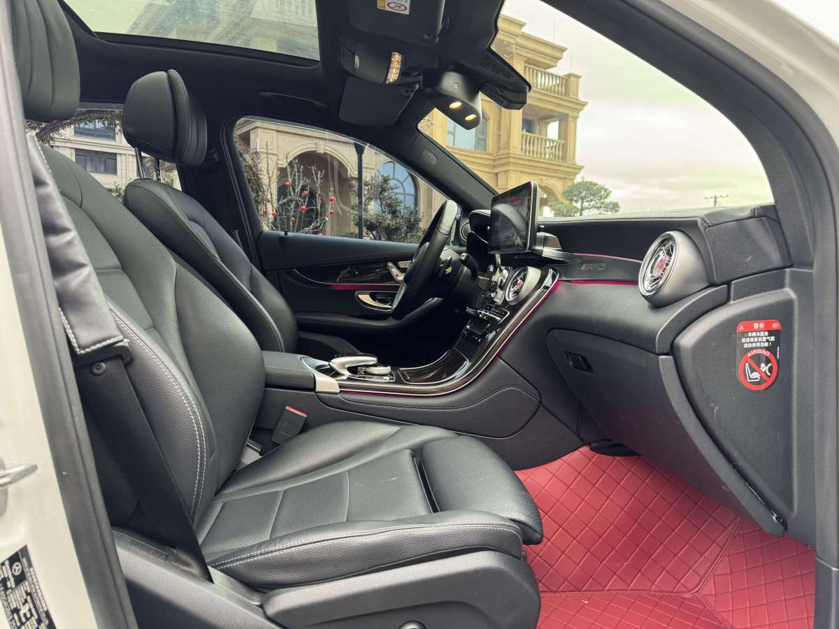2018年7月奔驰 奔驰GLC  2018款 改款 GLC 260 4MATIC 动感型