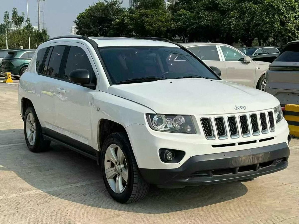 Jeep 指南者  2015款 2.0L 兩驅(qū)豪華版圖片