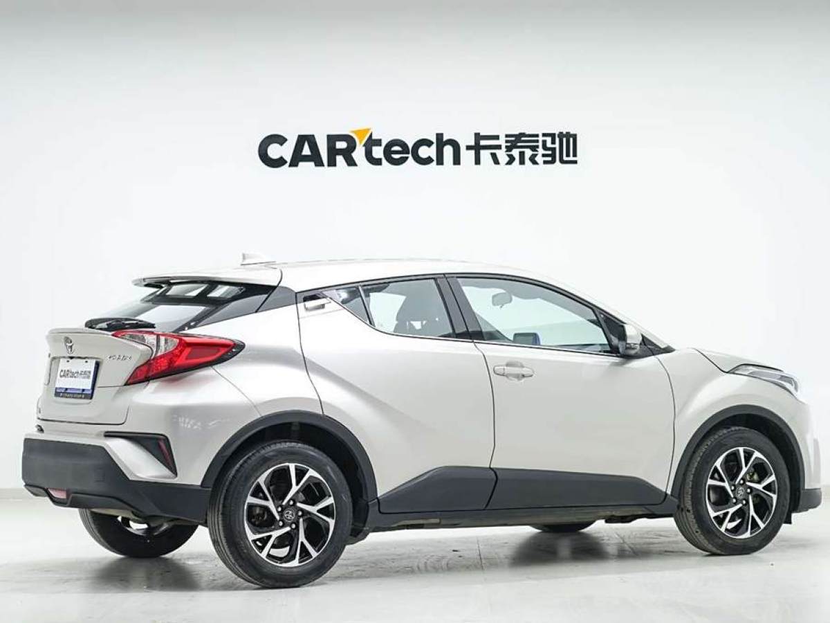 豐田 C-HR  2020款 2.0L 領(lǐng)先版圖片