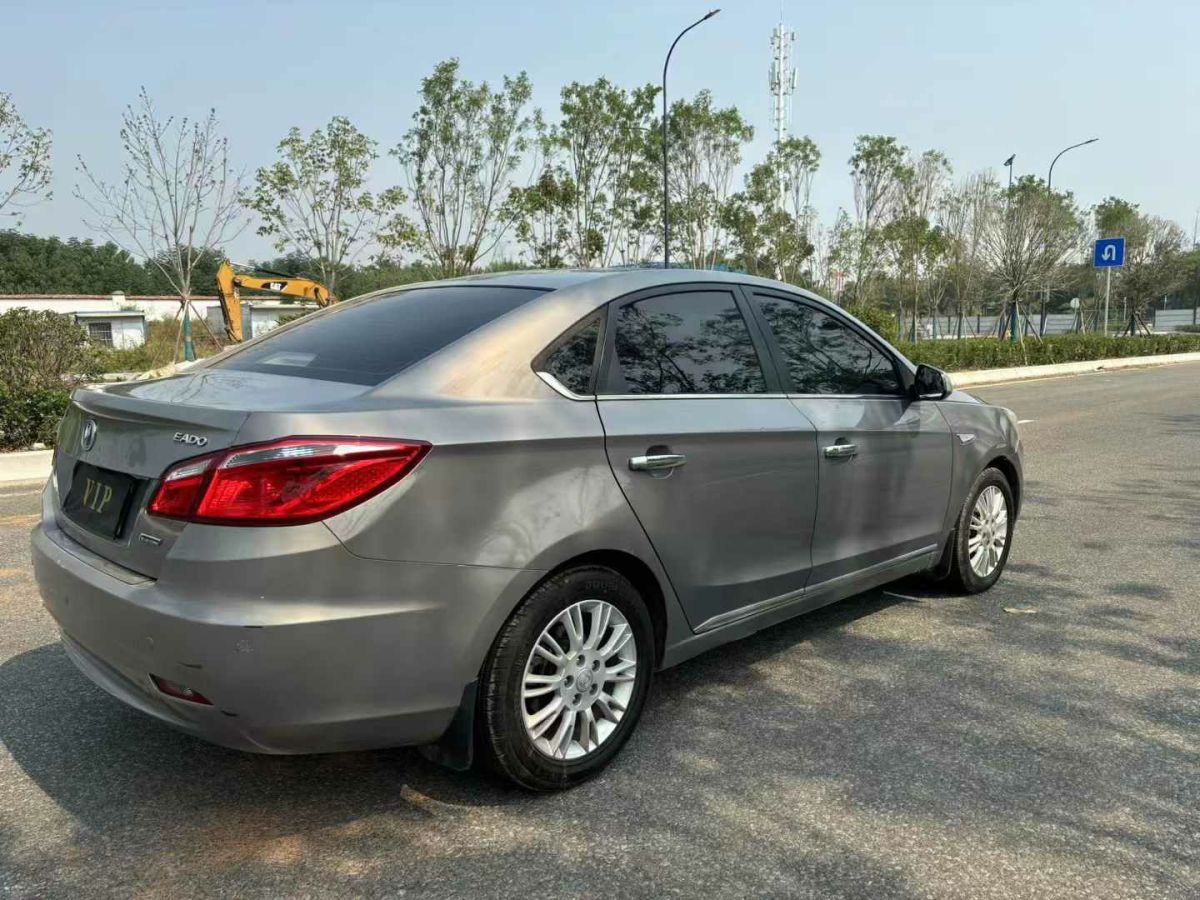 長(zhǎng)安 逸動(dòng)  2013款 1.6L 手動(dòng)尊貴型 國(guó)V圖片