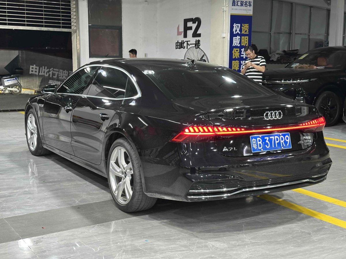 奧迪 奧迪A7L  2024款 45TFSI quattro S-line 見遠型 流晶套裝圖片