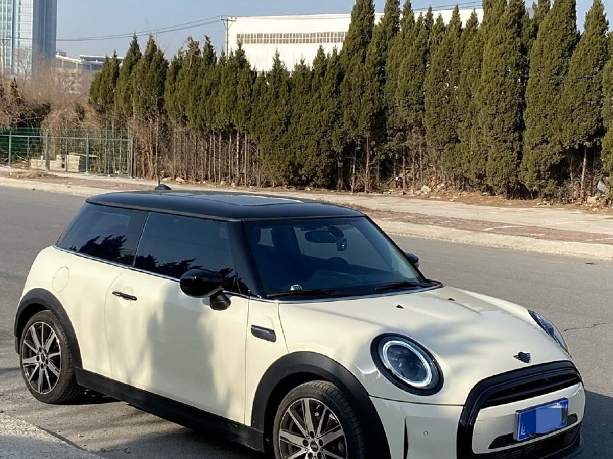 MINI MINI  2022款 改款 1.5T COOPER 藝術(shù)家圖片