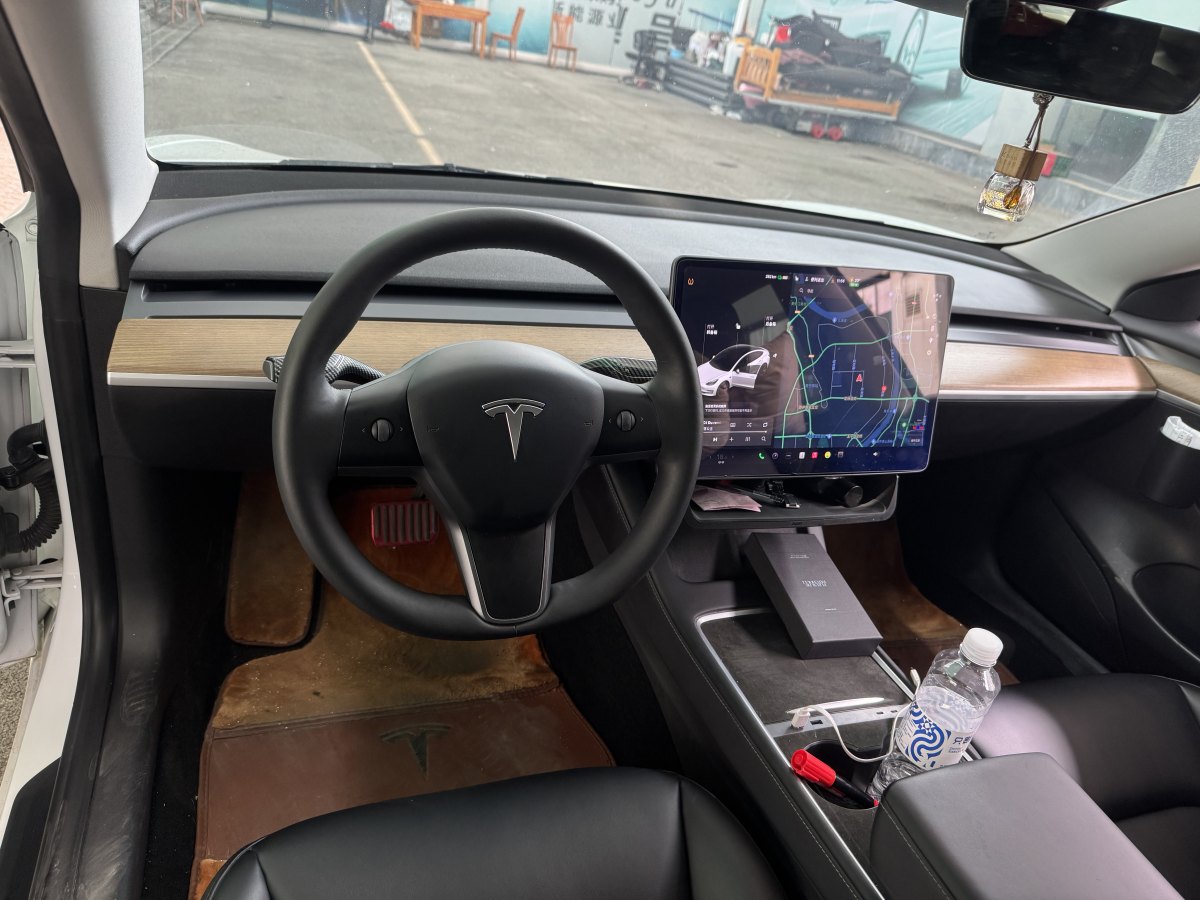 特斯拉 Model 3  2019款 標準續(xù)航后驅(qū)升級版圖片