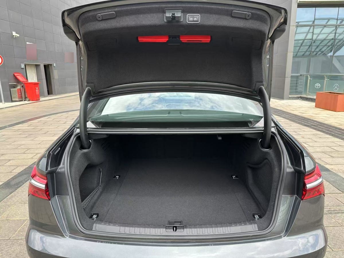 奧迪 奧迪A6L  2024款 45 TFSI 臻選動感型圖片