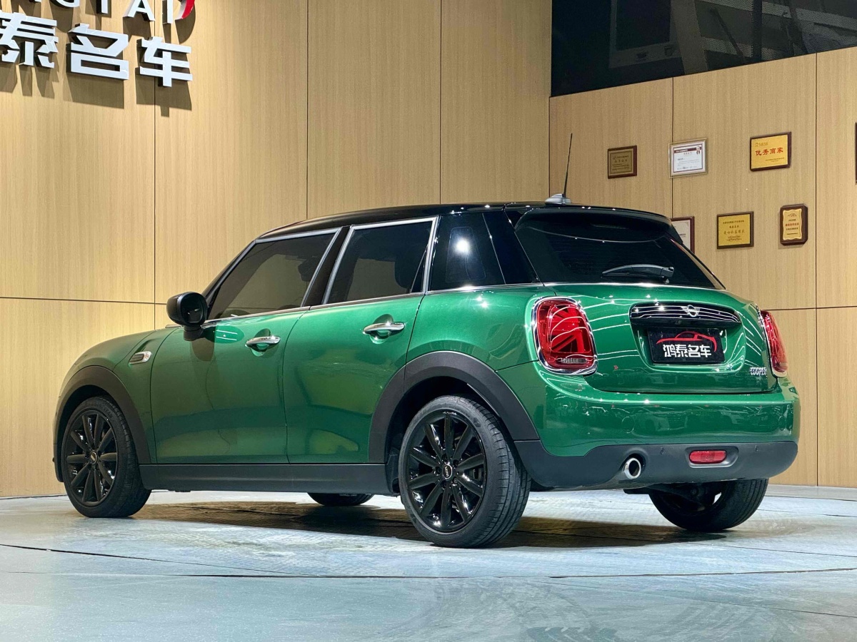 MINI MINI  2020款 1.5T COOPER 藝術(shù)家 五門版圖片