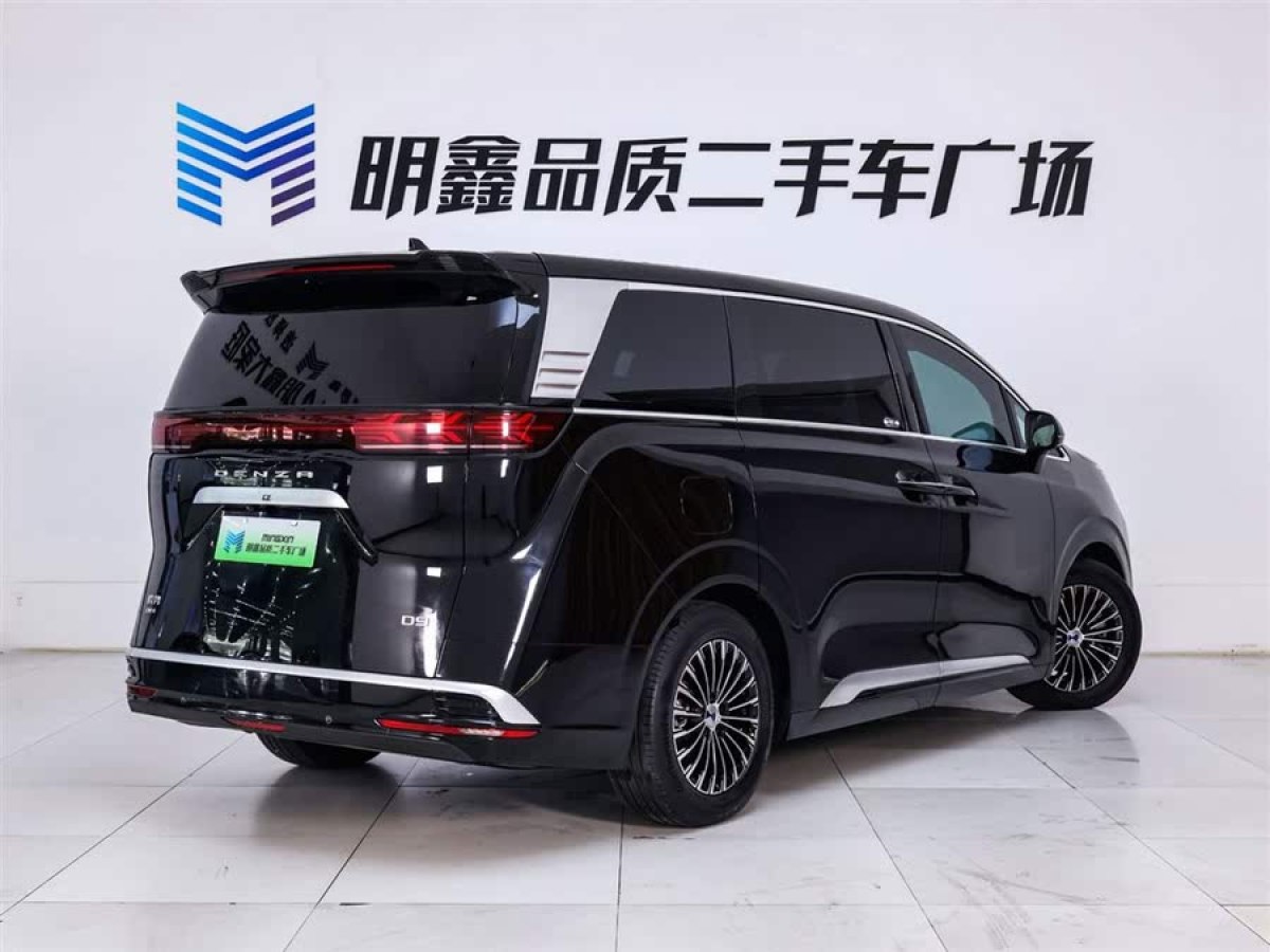 騰勢(shì) 騰勢(shì)D9  2022款 DM-i 1040 尊貴型圖片
