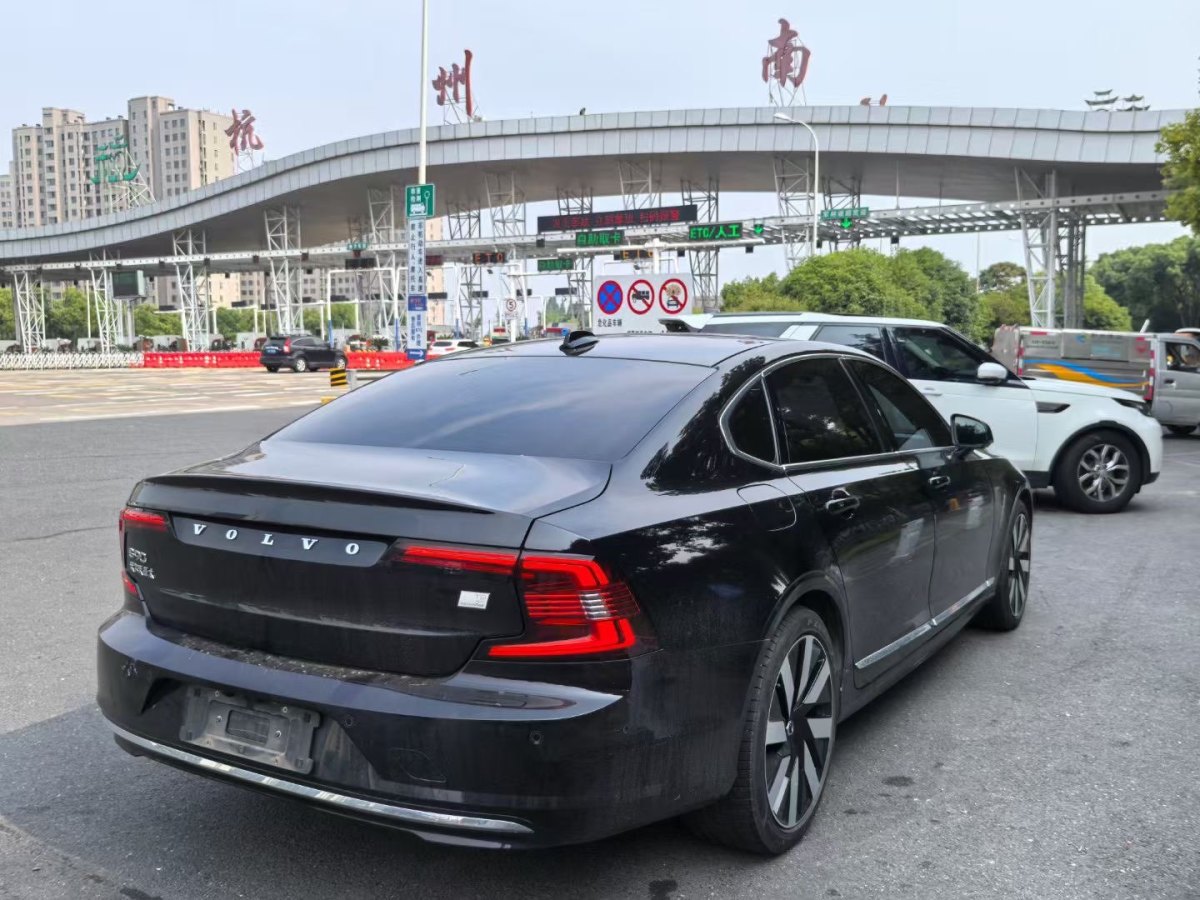 沃爾沃 S90新能源  2024款 T8插電式混合動力 四驅(qū)長續(xù)航智雅豪華版圖片