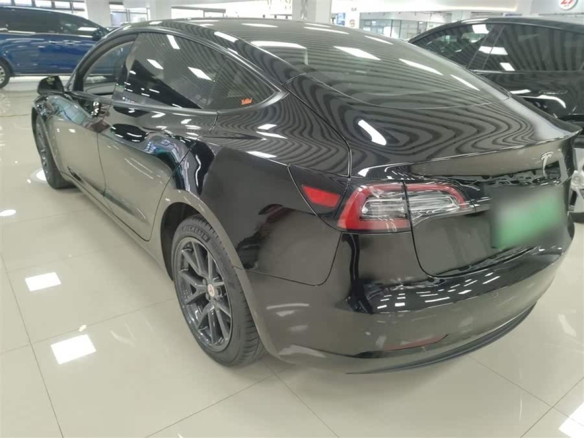 特斯拉 Model 3  2021款 改款 標(biāo)準(zhǔn)續(xù)航后驅(qū)升級(jí)版圖片