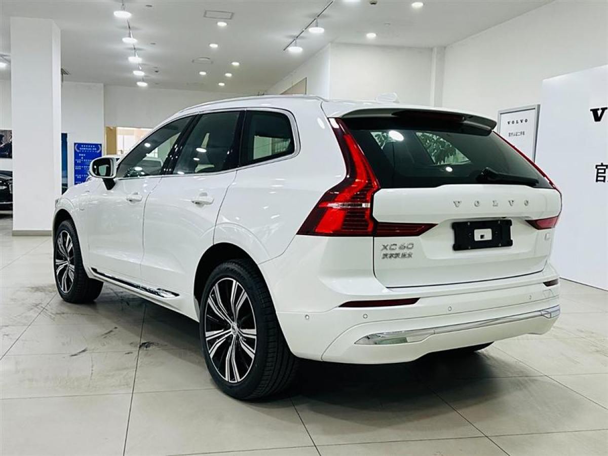 沃爾沃 XC60新能源  2025款 插電式混動 長續(xù)航四驅(qū)智遠豪華版圖片