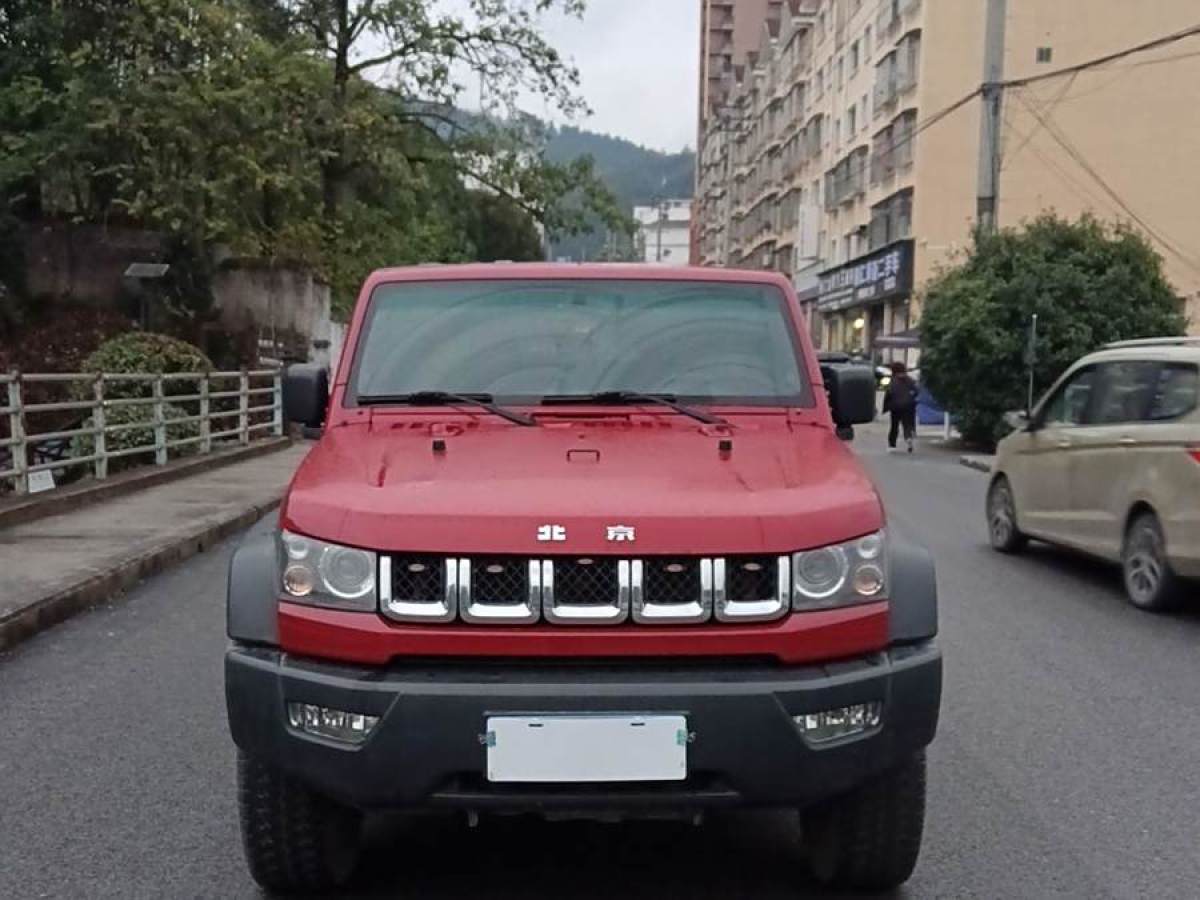 北京 BJ40  2018款 40L 2.0T 手動柴油四驅(qū)尊貴版圖片