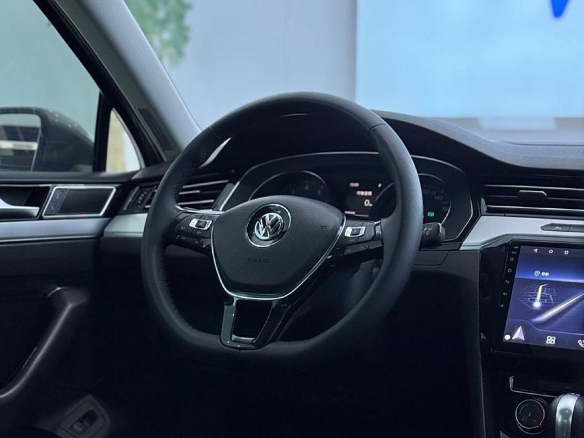 大眾 邁騰  2019款  330TSI DSG 領(lǐng)先型 國(guó)VI圖片